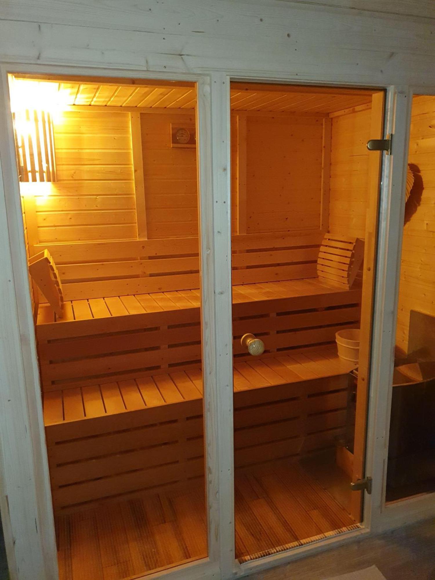 Idyllisches-Blockbohlenhaus-Mit-Eigenem-Garten-Und-Sauna-Zum-Wohlfuehlen Martensrade Exteriér fotografie