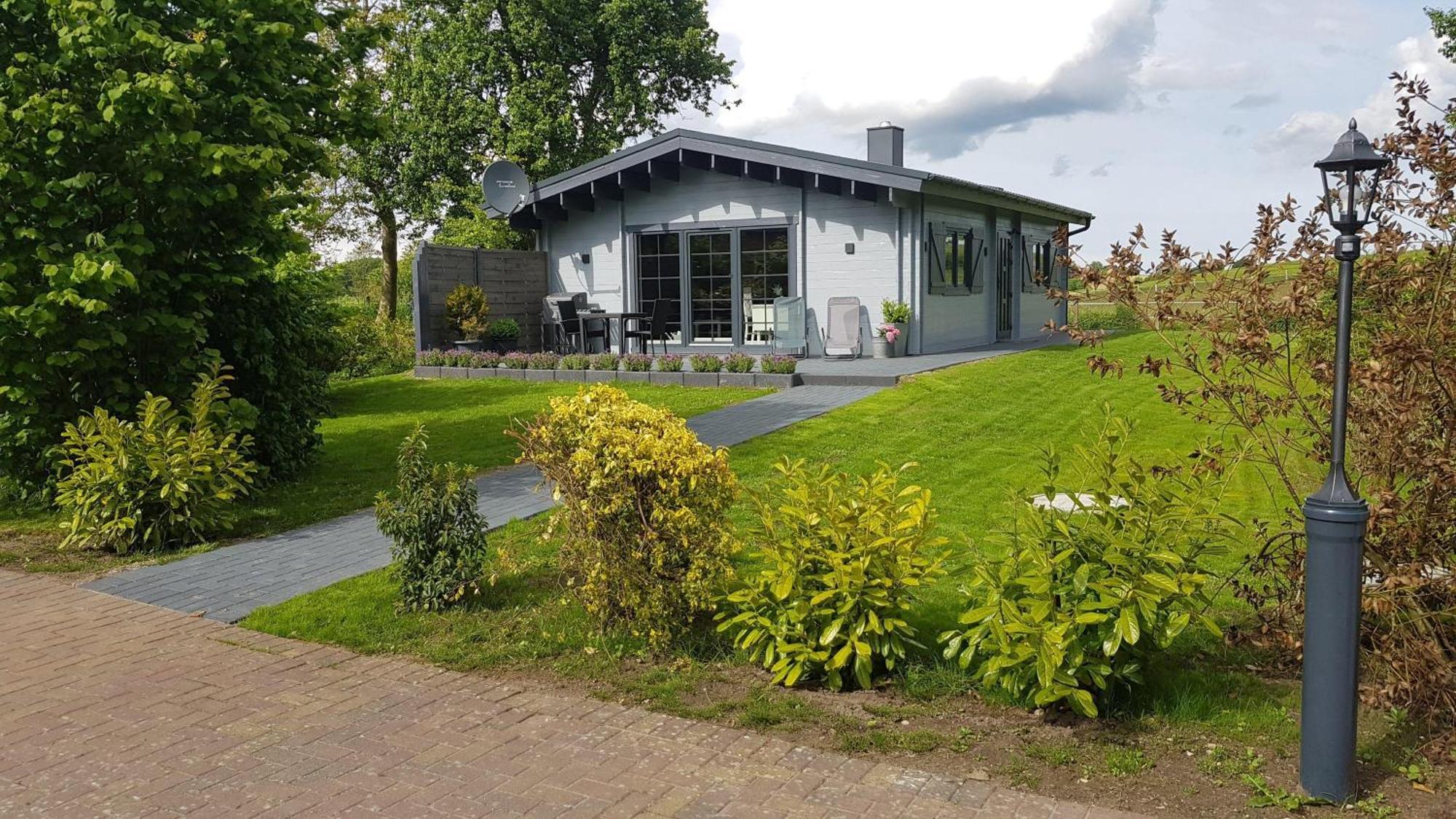 Idyllisches-Blockbohlenhaus-Mit-Eigenem-Garten-Und-Sauna-Zum-Wohlfuehlen Martensrade Exteriér fotografie